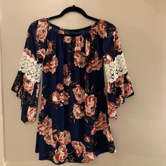 women’s floral tunic - Picture 1 of 3